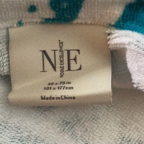 NWT - Noble Excellence Beach Towel - Picture 6 of 6